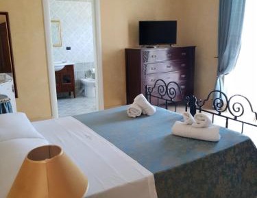 Deluxe Triple Room with Sea View