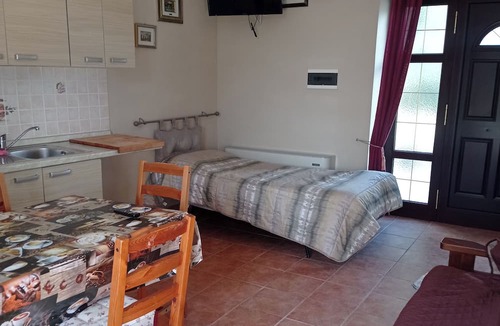 Gallinaro Apartment | 1-bed Apartment Sleeps 2 - Free Parking and Garden