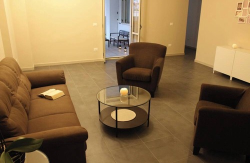 Corigliano Calabro House | Room-camelia - Stanza Matrimoniale - B&b