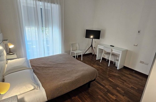 Potenza House | Room & Parking