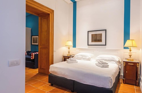 Chiaia House | CORTE SATRIANO RESIDENCE