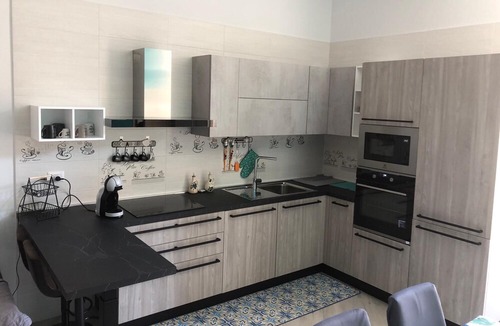 Barletta Apartment | Grand Appartement à 5 Minute a Pied de la Plage Centre Historique et Commerces
