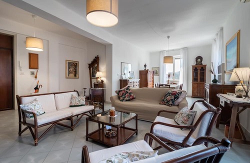 Municipio 2 Apartment | Apartment "Chicca Casa Vacanze" with Private Terrace & Wi-Fi