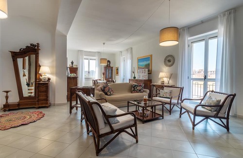 Municipio 2 Apartment | Apartment "Chicca Casa Vacanze" with Private Terrace & Wi-Fi