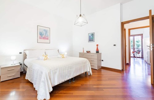 Municipio 2 Apartment | GuestHost - Roomy and tastefully furnished apartment, ideal for families as it accommodates up to 6 people having 2 bedrooms, 2 bathrooms, a balcony and an equipped terrace. The flat is located in a residential context with concierge and internal garden,