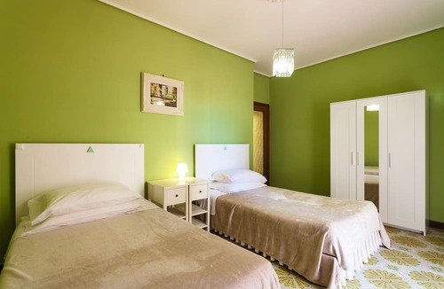 Sorrento Historic Centre Apartment | Central Sorrento Recently Renovated 2BR flat 2 bathrooms equipped terrace WiFi.