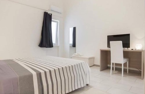 Municipio 1 Apartment | GuestHost - 14. New Apartment perfect for 2! With Balcony!