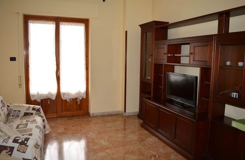 Pineto Apartment | Located in the very heart of Pineto, just a short walk from the beach and extremely convenient to the train station, Sant’Agnese Apartment is the perfect choice for a practical and relaxing holiday. Set on the third floor, it features a balcony overloo