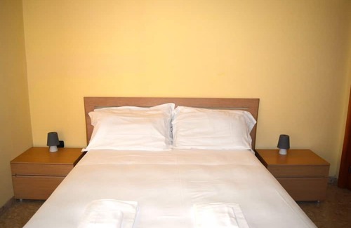 Pineto Apartment | Located in the very heart of Pineto, just a short walk from the beach and extremely convenient to the train station, Sant’Agnese Apartment is the perfect choice for a practical and relaxing holiday. Set on the third floor, it features a balcony overloo