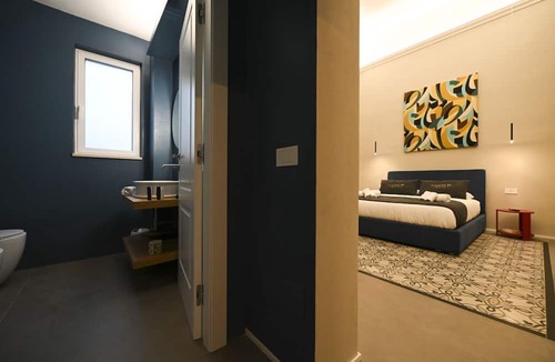 Municipio 1 Apartment | Refined suite in the heart of Bari