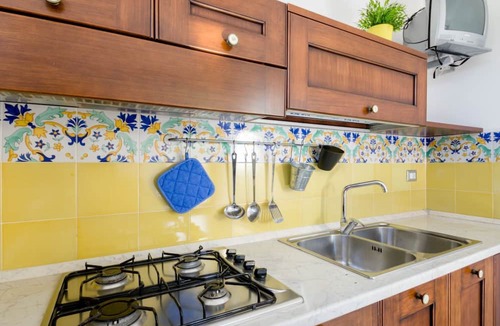 Ceraso Apartment | Il Vicolo - Zweizimmerwohnung im Zentrum von Ceraso mit Küche und Terrasse, bis by Interhome