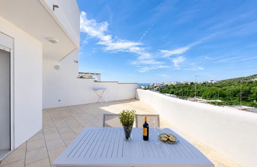 Castro Marina Apartment | Ground-Floor One-Bedroom Apartment with Sea-View Balcony in Castro di Lecce