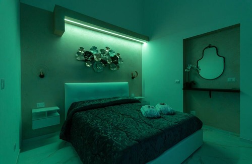 Municipio 2 Apartment | Studio Apartment 'Elettra' with Wi-Fi and Air Conditioning