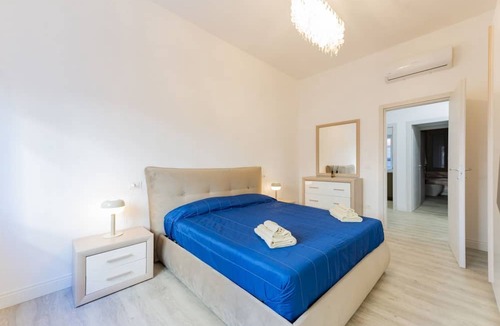 Pescara Apartment | GuestHost - Modern apartment of 85 sqm located on the first floor of a building with a lift (steps to access) perfect for 4 people.The accommodation is located in the heart of Pescara, just 10 meters from Corso Vittorio Emanuele just 7 minutes walk from