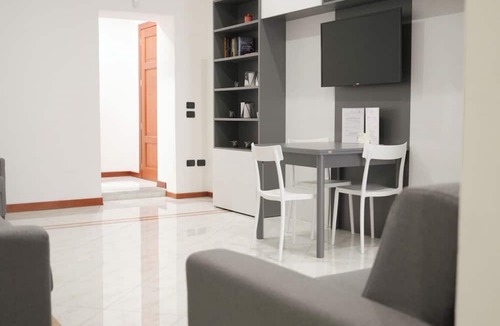 Chiaia Apartment | ☆[5 minutes from all the attractions] Modern and Comfy Flat with self check-in ☆