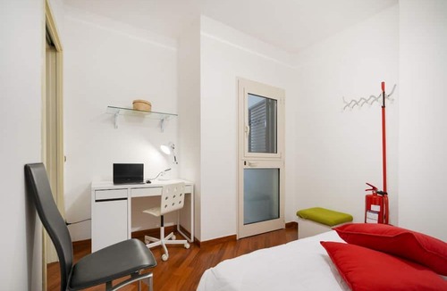 Municipio 2 Apartment | GuestHost - Comfortable 64 sqm apartment, able to accommodate up to 4 people, located on the ground floor of a building.The property is located in a semi-central area of ​Bari, well served and well connected to the main points of interest of the cit