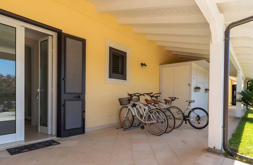 Melendugno Apartment | Room 'Big N6' with Shared Pool, Shared Garden and Wi-Fi