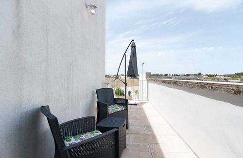Lecce Apartment | Casa Fiorita Patio & Parking - Lecce Selection