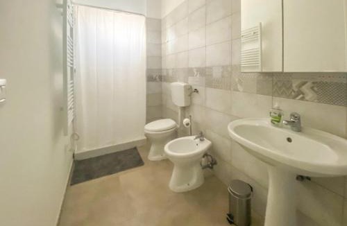 Bitonto House | Blue Room - Camera Matrimoniale con Garage Privato