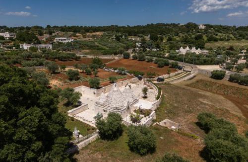 Locorotondo House | Trulli La Quercia del Nonno by BarbarHouse