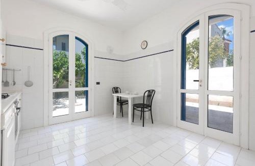 Baia Verde House | Villetta Prisma by BarbarHouse