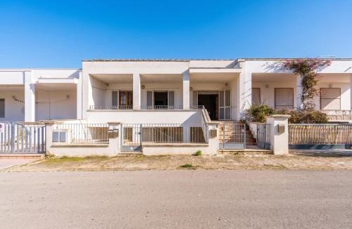 Marina di Mancaversa House | Annamaria House by BarbarHouse