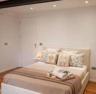 Historical Downtown Salerno Apartment | Via Roma Apartment Deluxe