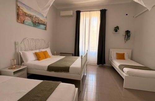 Bari City Centre Apartment | Holiday House Savoia
