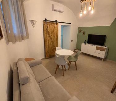 Bagnoli Apartment | Metro House