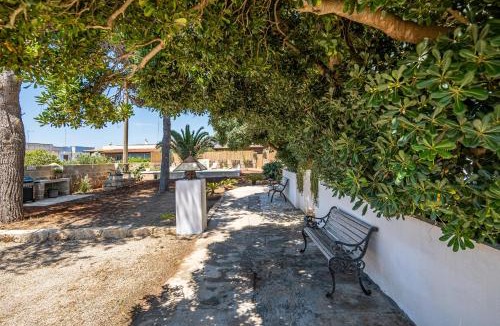Capilungo Villa | All'Ombra dei Pitosfori - Villa con piscina
