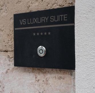 Bari City Centre House | VS LUXURY SUITE with SPA
