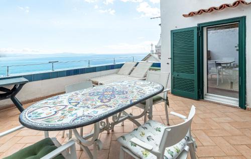 Raito Apartment | Amazing Apartment In Raito With Wifi
