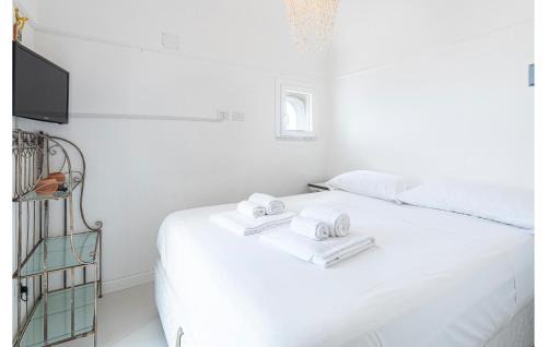 Raito Apartment | Amazing Apartment In Raito With Wifi