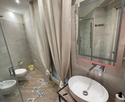 Margherita di Savoia Bed & Breakfast | Red moon