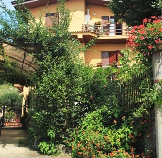 Montano Antilia Bed & Breakfast | mansarda fiorita