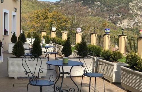 Castel San Vincenzo Apartment | Borgo Donna Teresa