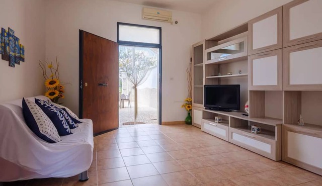 Villa Diamante Torre Lapillo With Air Conditioning, Parking And Wi-fi