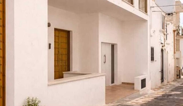 Equinox house