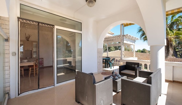 Apartment 'Villa Ada Rosa' with Private Terrace, Wi-Fi and Air Conditioning