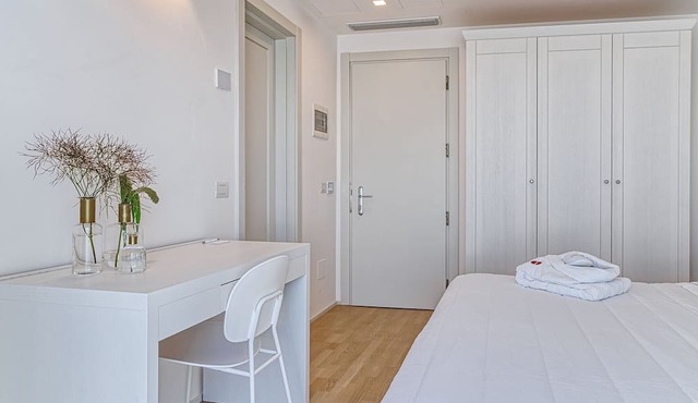 Supporter Deluxe Hotel