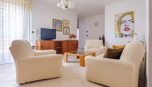 Apartment 'Appartamento Leo' with Private Terrace, Private Garden and Wi-Fi