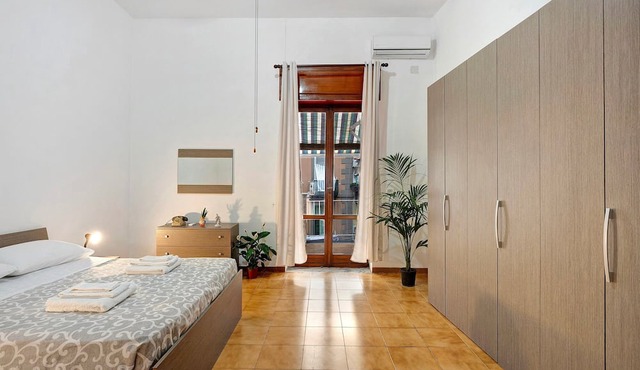 Holiday Apartment "La Casa Di Gennaro - Napoli" with Private Terrace