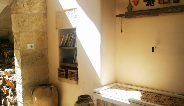 independent apartment in an old house five minutes from the sea