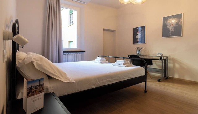 San Vitale 87 - Two Bedroom Apartment, Sleeps 4 in Bologna