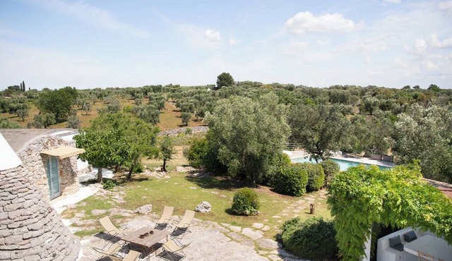 Trullo Melograno - Four Bedroom Villa, Sleeps 8