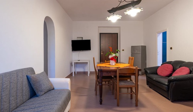 Bellavita and Pool Apartment with Shared Pool, Wi-Fi, and Air Conditioning