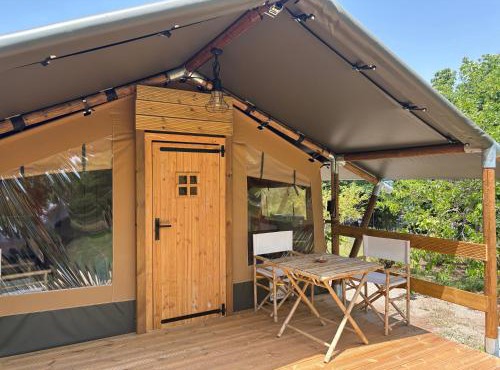 Vulture Glamping