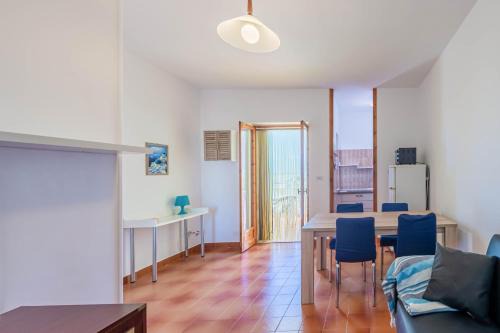 Portobello sul mare by Rentbeat